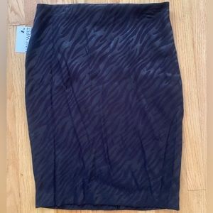 NWT Women's NINE WEST Zebra Pattern Slit-Detail Pencil Skirt Size 10 Black